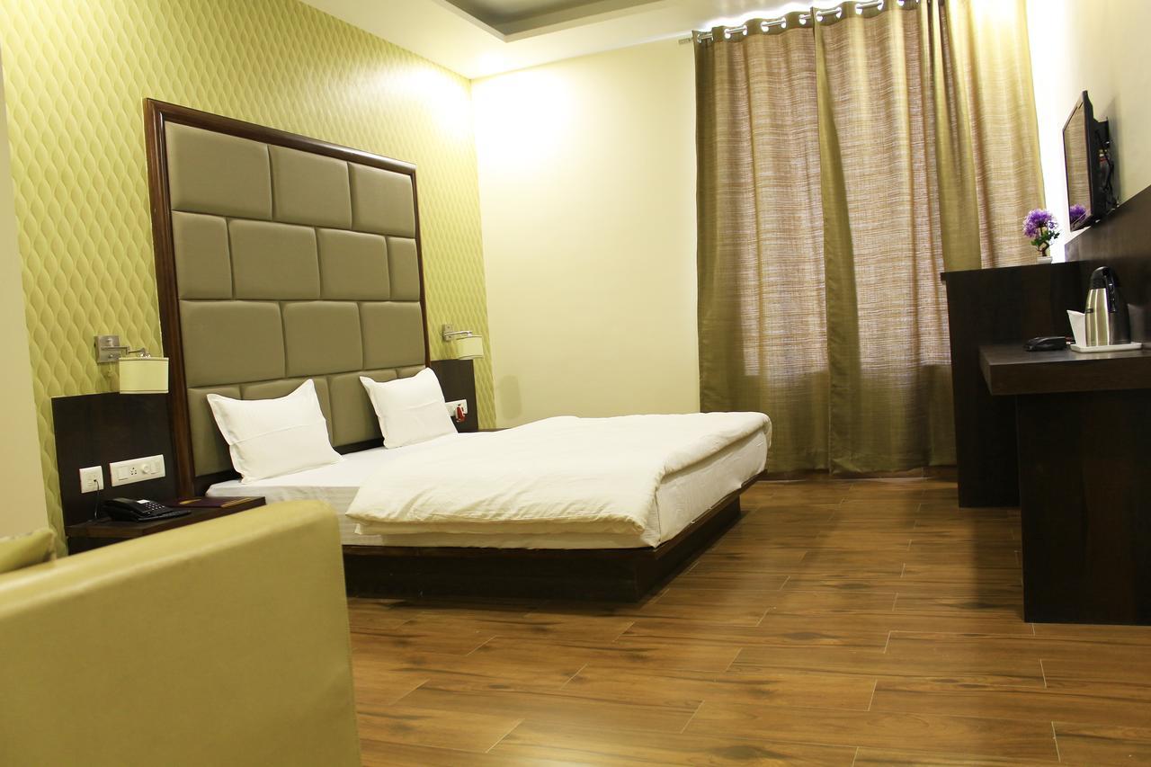 Hotel Radiant Inn Roorkee Екстер'єр фото