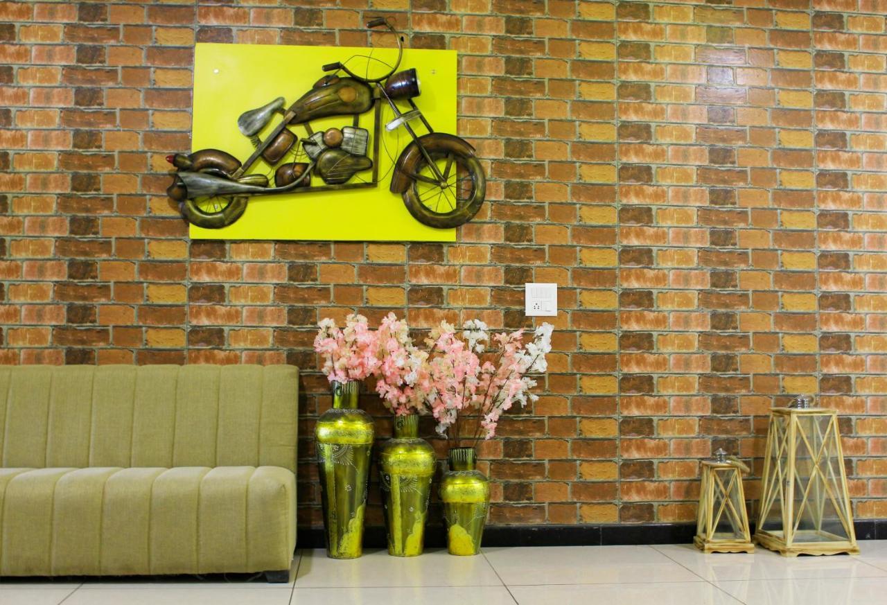 Hotel Radiant Inn Roorkee Екстер'єр фото